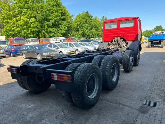 Mercedes-Benz SK 3228 , V8 , 8x4 , Manual , Spring suspension - Kamion sa golom šasijom i zatvorenom kabinom: slika 3 Mercedes-Benz SK 3228 , V8 , 8x4 , Manual , Spring suspension - Kamion sa golom šasijom i zatvorenom kabinom: slika 3