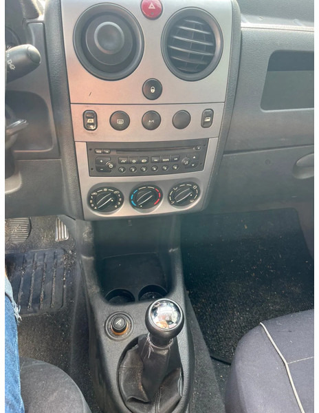 Mali kombi Peugeot Partner 1.9 D , Airco , Belgium Regestration: slika 16