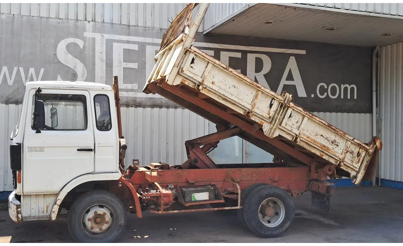 Renault Midliner S 130 , 6 Cylinder , 3 Way Tipper , Spring suspensiom - Istovarivač: slika 2 Renault Midliner S 130 , 6 Cylinder , 3 Way Tipper , Spring suspensiom - Istovarivač: slika 2