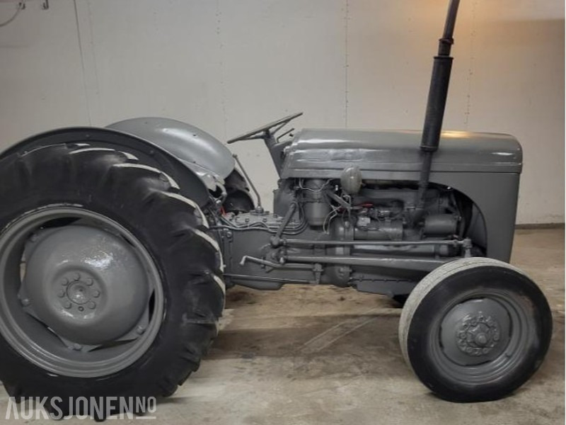 1954 Gråtass traktor - Traktor: slika 1 1954 Gråtass traktor - Traktor: slika 1