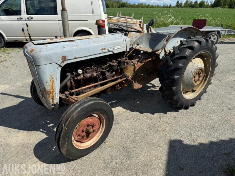 1959 Ferguson 35 Gullfisk - Traktor: slika 1 1959 Ferguson 35 Gullfisk - Traktor: slika 1
