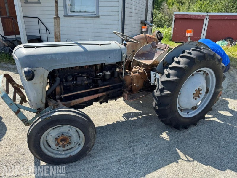 1959 Ferguson 35 gullfisk - Traktor: slika 1 1959 Ferguson 35 gullfisk - Traktor: slika 1