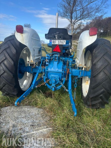 1973 Ford 3000 - mva fri - Traktor: slika 4 1973 Ford 3000 - mva fri - Traktor: slika 4