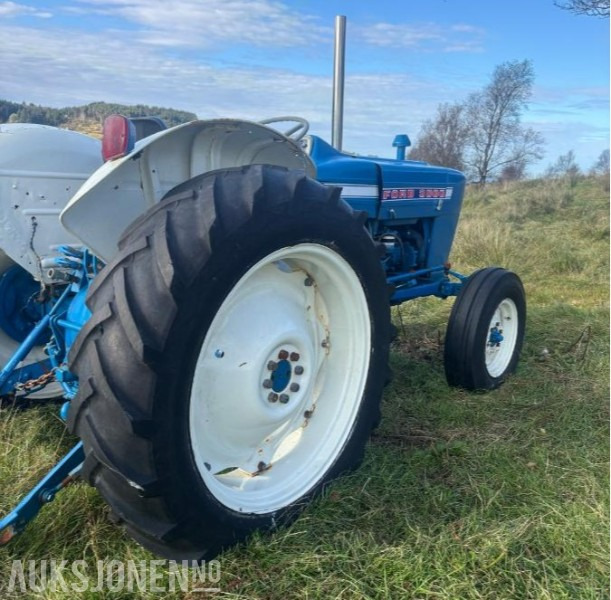 1973 Ford 3000 - mva fri - Traktor: slika 3 1973 Ford 3000 - mva fri - Traktor: slika 3