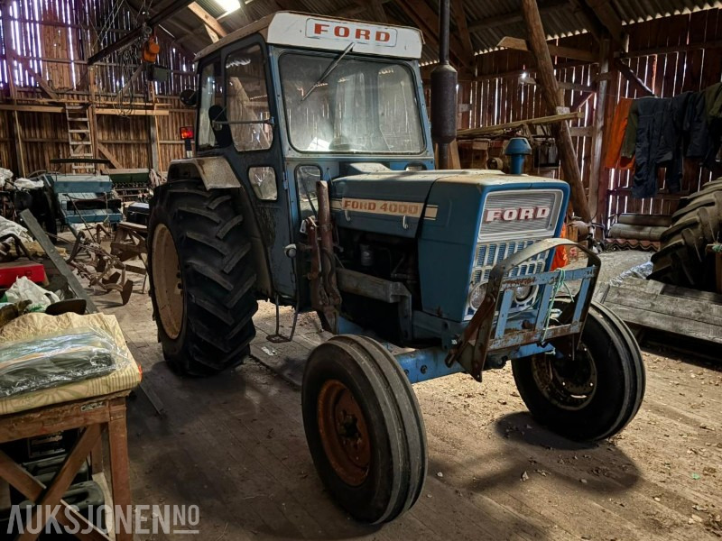 1975 FORD 4000 MED FRONTLASTER - Traktor: slika 2 1975 FORD 4000 MED FRONTLASTER - Traktor: slika 2