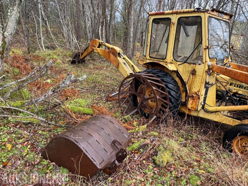 1975 FORD 4550 TRAKTORGRAVER - Traktor: slika 5 1975 FORD 4550 TRAKTORGRAVER - Traktor: slika 5