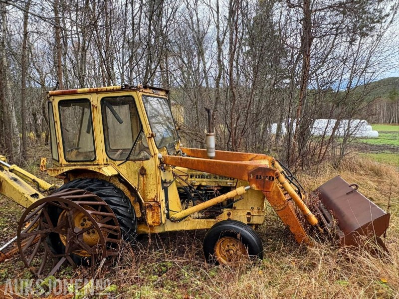 1975 FORD 4550 TRAKTORGRAVER - Traktor: slika 4 1975 FORD 4550 TRAKTORGRAVER - Traktor: slika 4