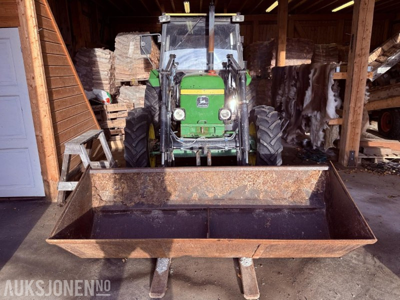 1984 John Deere 1140 4576 timer m/ Pallegafler, Grusskuffe, Snøskuffe, Kjetting - Traktor: slika 5 1984 John Deere 1140 4576 timer m/ Pallegafler, Grusskuffe, Snøskuffe, Kjetting - Traktor: slika 5