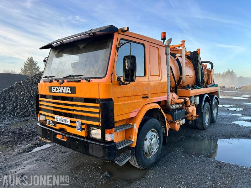 1984 Scania P112H 6X2 LSlamsuger / Sugebil – Motorredskap - Vakuumska cisterna: slika 1 1984 Scania P112H 6X2 LSlamsuger / Sugebil – Motorredskap - Vakuumska cisterna: slika 1