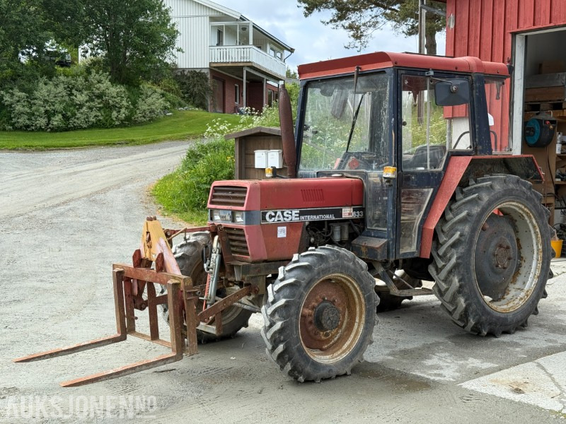1987 CASE IH 633 traktor med skogkjettinger - Traktor: slika 1 1987 CASE IH 633 traktor med skogkjettinger - Traktor: slika 1