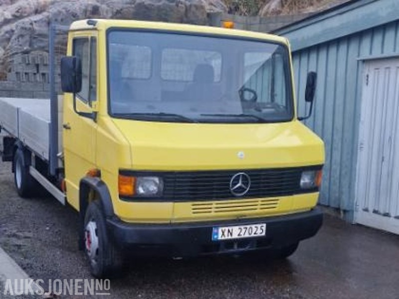 1994 Mercedes-Benz vario 611D lav km stand 9000km med kran - Kamion sa tovarnim sandukom: slika 2 1994 Mercedes-Benz vario 611D lav km stand 9000km med kran - Kamion sa tovarnim sandukom: slika 2