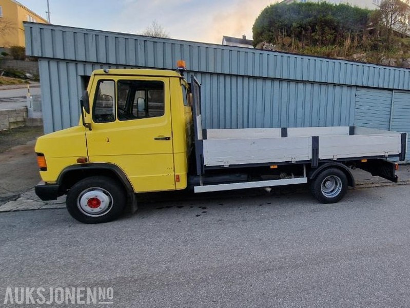 1994 Mercedes-Benz vario 611D lav km stand 9000km med kran - Kamion sa tovarnim sandukom: slika 1 1994 Mercedes-Benz vario 611D lav km stand 9000km med kran - Kamion sa tovarnim sandukom: slika 1