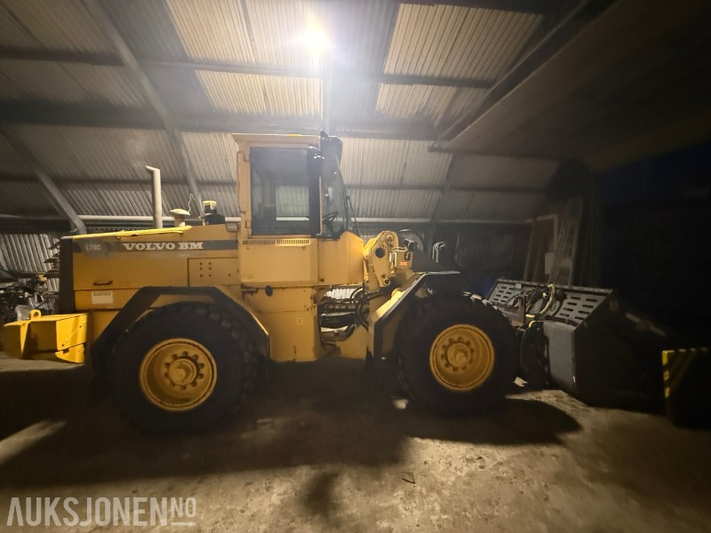 1996 Volvo L70C - Klappvinge - Sentralsmøring - 18 290t - Utovarivač točkaš: slika 4 1996 Volvo L70C - Klappvinge - Sentralsmøring - 18 290t - Utovarivač točkaš: slika 4