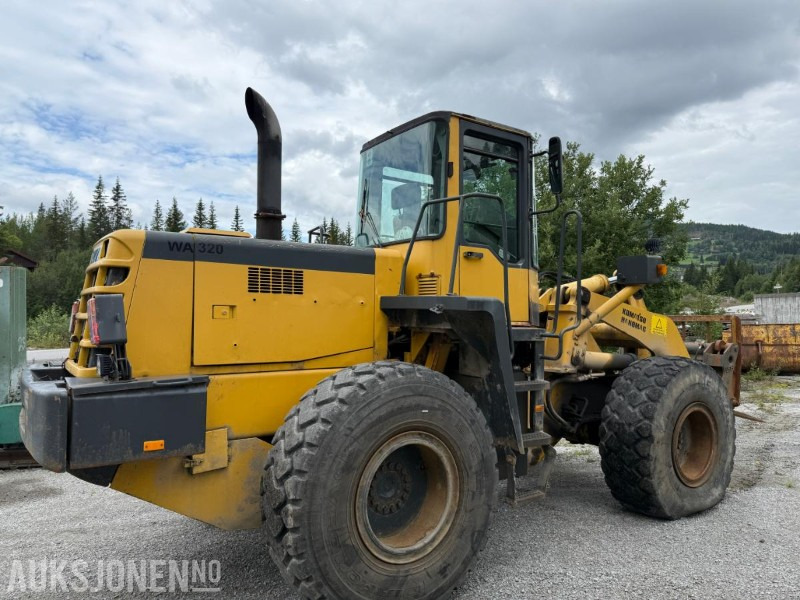 1997 Komatsu WA320-3H hjullaster - Utovarivač točkaš: slika 4 1997 Komatsu WA320-3H hjullaster - Utovarivač točkaš: slika 4