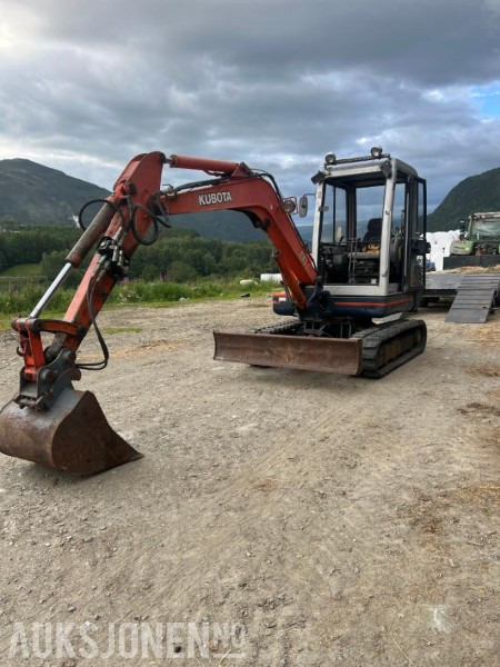 1997 Kubota KX 121-2 gravemaskin med 2 skuffer og klype - Bager: slika 1 1997 Kubota KX 121-2 gravemaskin med 2 skuffer og klype - Bager: slika 1