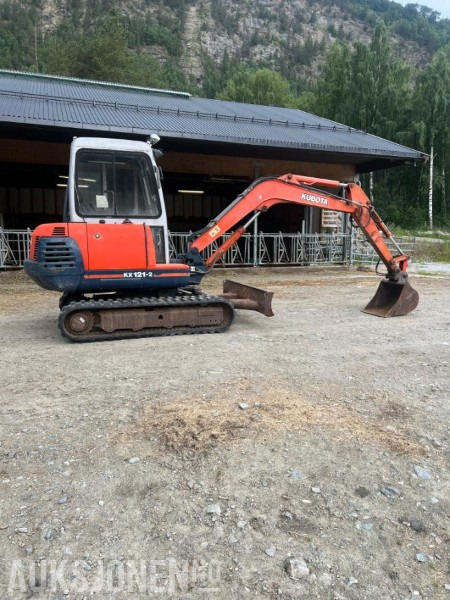 1997 Kubota KX 121-2 gravemaskin med 2 skuffer og klype - Bager: slika 4 1997 Kubota KX 121-2 gravemaskin med 2 skuffer og klype - Bager: slika 4