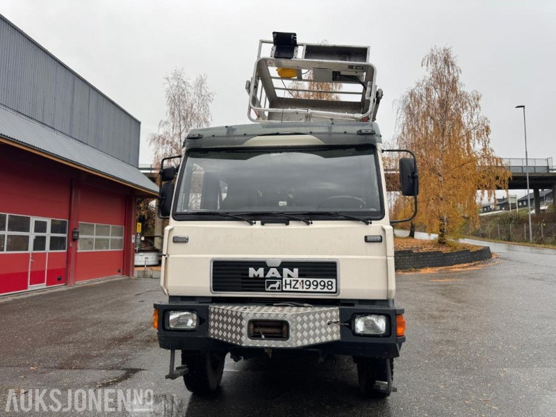 1997 MAN 8.224 LAEC 4x4 linjebil med kran og selvnivellerende mannskapskorg - Kamion sa dizalicom: slika 2 1997 MAN 8.224 LAEC 4x4 linjebil med kran og selvnivellerende mannskapskorg - Kamion sa dizalicom: slika 2