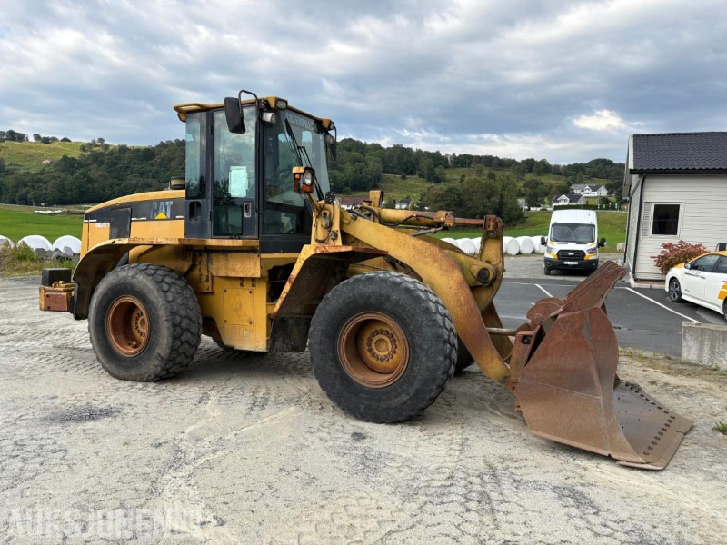1998 Cat 938G med skuff - Utovarivač točkaš: slika 3 1998 Cat 938G med skuff - Utovarivač točkaš: slika 3