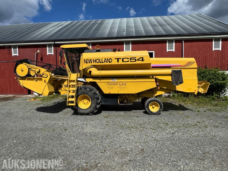 2000 New Holland TC 54 skurtresker / 12 fot skjærebord / spill indikator / 1850 timer - Kombinovani kombajn: slika 2 2000 New Holland TC 54 skurtresker / 12 fot skjærebord / spill indikator / 1850 timer - Kombinovani kombajn: slika 2