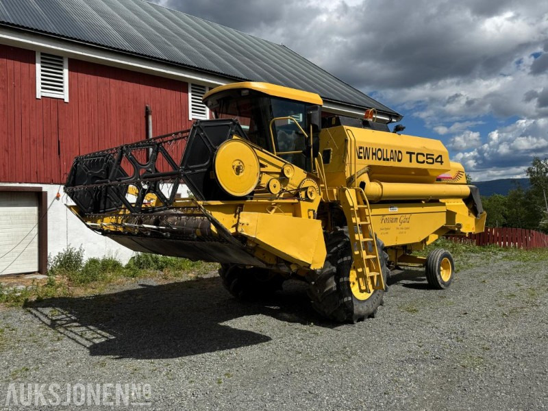 2000 New Holland TC 54 skurtresker / 12 fot skjærebord / spill indikator / 1850 timer - Kombinovani kombajn: slika 1 2000 New Holland TC 54 skurtresker / 12 fot skjærebord / spill indikator / 1850 timer - Kombinovani kombajn: slika 1