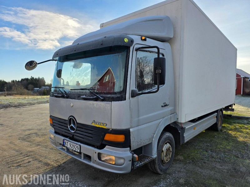 2001 Mercedes-Benz 817L/42 ATEGO SKAPBIL 36m³ MED LASTELEM - Kamion sa zatvorenim sandukom: slika 1 2001 Mercedes-Benz 817L/42 ATEGO SKAPBIL 36m³ MED LASTELEM - Kamion sa zatvorenim sandukom: slika 1