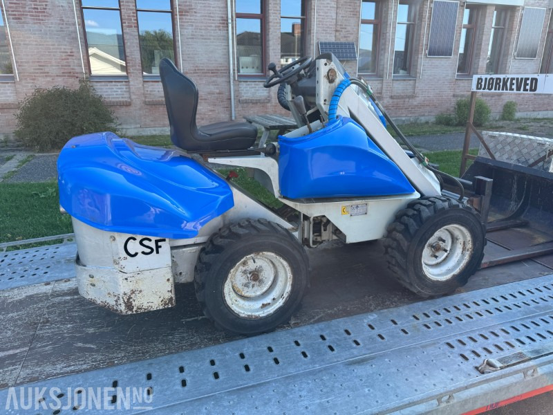 2003 MULTI S20D KOMPAKTLASTER MED PALLEGAFFEL OG SILOGRIP - Mini utovarivač: slika 4 2003 MULTI S20D KOMPAKTLASTER MED PALLEGAFFEL OG SILOGRIP - Mini utovarivač: slika 4
