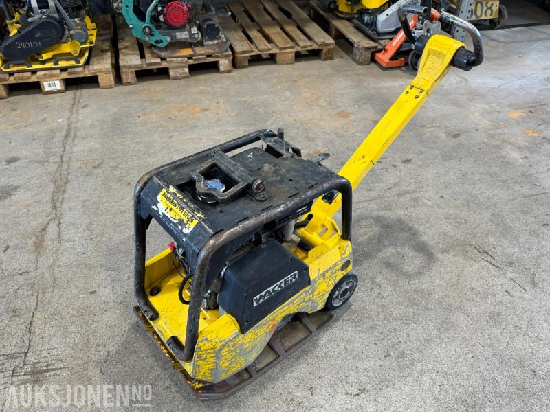 2005 Wacker BPU3050A vibroplate / Hoppetusse - Valjak: slika 1 2005 Wacker BPU3050A vibroplate / Hoppetusse - Valjak: slika 1