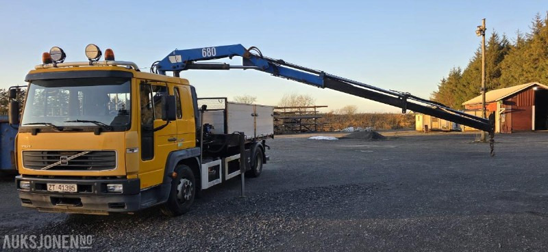 2006 Volvo FL250 Kranbil med tipp - 4X2 - Automat - HMF 683 K2 kran - Aluminiumskarmer - EU godkjent - Gått 206.755 km - Kamion sa dizalicom: slika 1 2006 Volvo FL250 Kranbil med tipp - 4X2 - Automat - HMF 683 K2 kran - Aluminiumskarmer - EU godkjent - Gått 206.755 km - Kamion sa dizalicom: slika 1