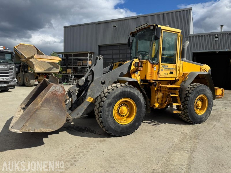 2006 Volvo L70E med skuffe - Utovarivač točkaš: slika 1 2006 Volvo L70E med skuffe - Utovarivač točkaš: slika 1