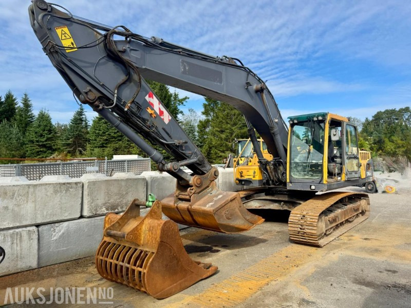 2007 Volvo EC240BNLC - Gravemaskin - Timer: 11393 - Bager: slika 1 2007 Volvo EC240BNLC - Gravemaskin - Timer: 11393 - Bager: slika 1
