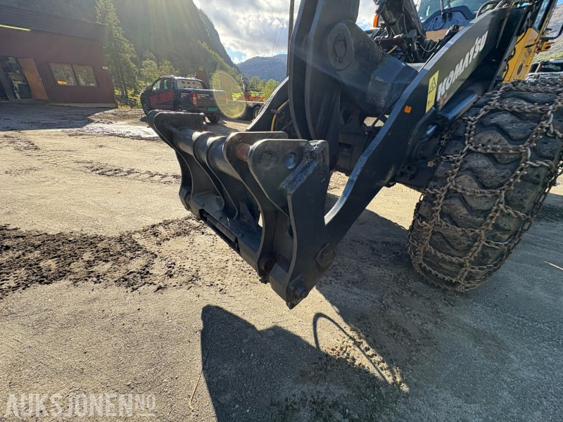 2008 Komatsu WA320-6 hjullaster - KUN 3 754 timer - Utovarivač točkaš: slika 5 2008 Komatsu WA320-6 hjullaster - KUN 3 754 timer - Utovarivač točkaš: slika 5