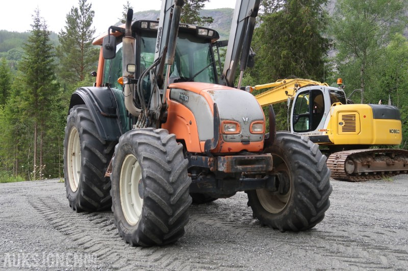 2008 Valtra N141 Twintrac traktor / 9121 timer - Traktor: slika 4 2008 Valtra N141 Twintrac traktor / 9121 timer - Traktor: slika 4