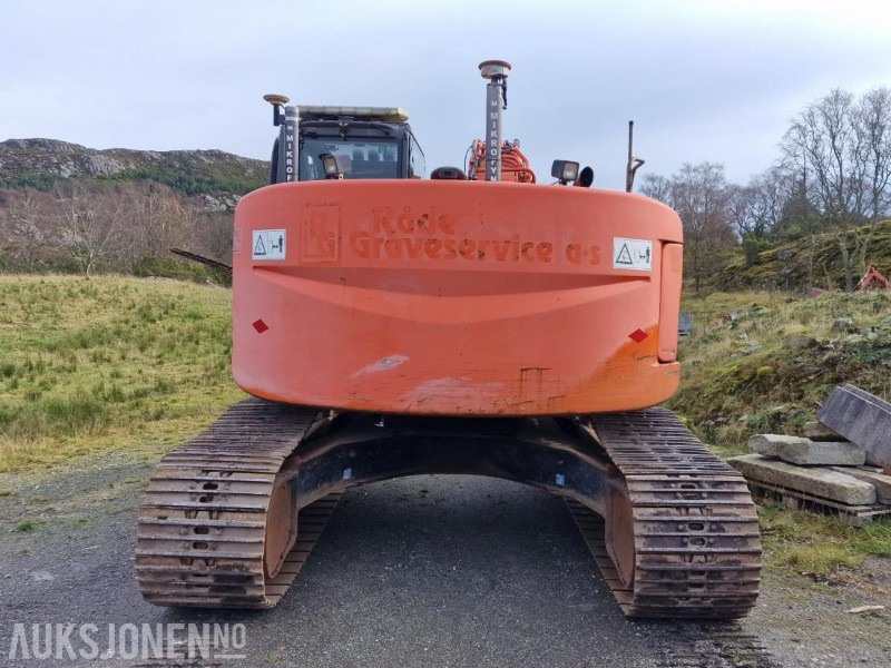 2009 Hitachi ZX225USLC-3 Beltegraver m/GPS/Rototilt med klype/Pusseskuffe, 12800 timer - Bager: slika 5 2009 Hitachi ZX225USLC-3 Beltegraver m/GPS/Rototilt med klype/Pusseskuffe, 12800 timer - Bager: slika 5