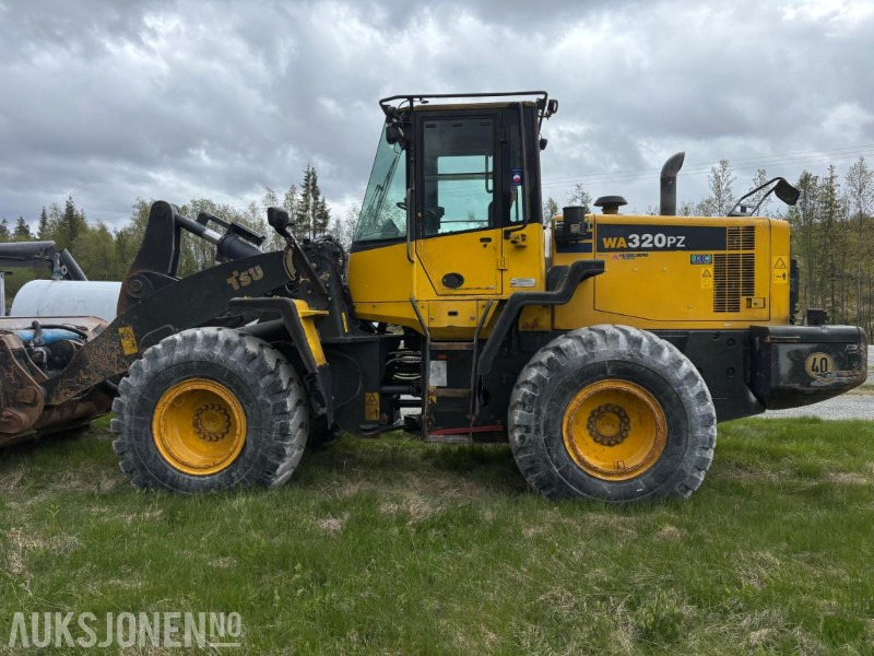 2009 Komatsu WA 320 PZ-6 - Utovarivač točkaš: slika 2 2009 Komatsu WA 320 PZ-6 - Utovarivač točkaš: slika 2