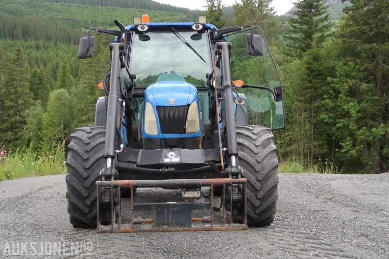 2009 New Holland T5060 Traktor / 8550 timer - Traktor: slika 4 2009 New Holland T5060 Traktor / 8550 timer - Traktor: slika 4