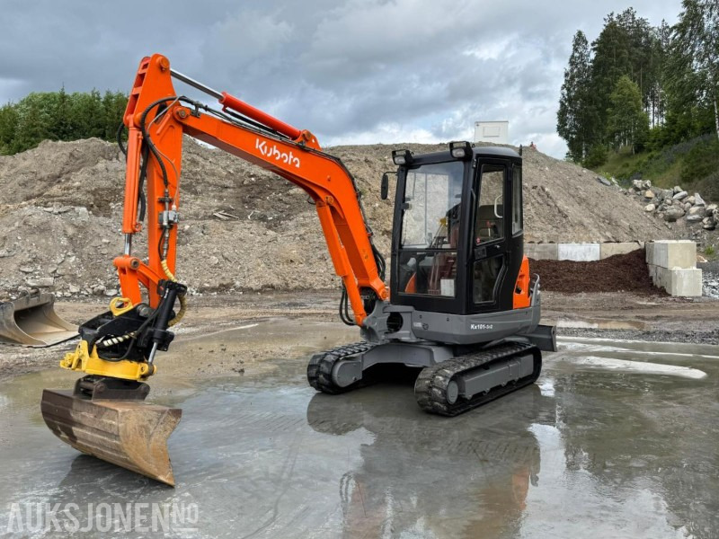 2010 Kubota KX101- 3t gravemaskin med Engcon tiltrotator, pusseskuffe og tannskuffe - Bager: slika 1 2010 Kubota KX101- 3t gravemaskin med Engcon tiltrotator, pusseskuffe og tannskuffe - Bager: slika 1