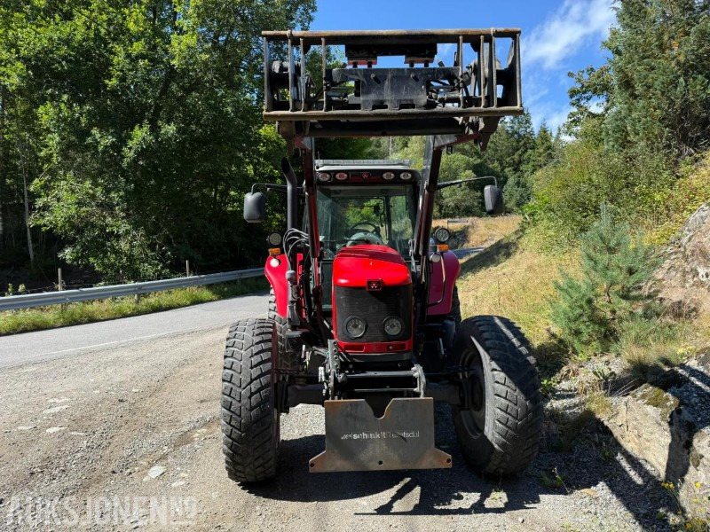 2010 Massey Ferguson 6470 Dyna-6 Brøyteplate laster - Traktor: slika 2 2010 Massey Ferguson 6470 Dyna-6 Brøyteplate laster - Traktor: slika 2