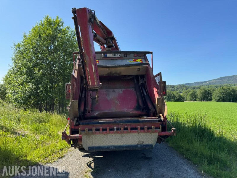 2010 Scania P-serie komprimatorbil med kran / Nylig EU-godkjent - Kamion za smeće: slika 4 2010 Scania P-serie komprimatorbil med kran / Nylig EU-godkjent - Kamion za smeće: slika 4