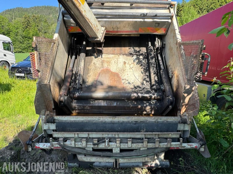 2011 Volvo FM6X2 komprimatorbil med kran / EU-godkjent - Kamion za smeće: slika 5 2011 Volvo FM6X2 komprimatorbil med kran / EU-godkjent - Kamion za smeće: slika 5
