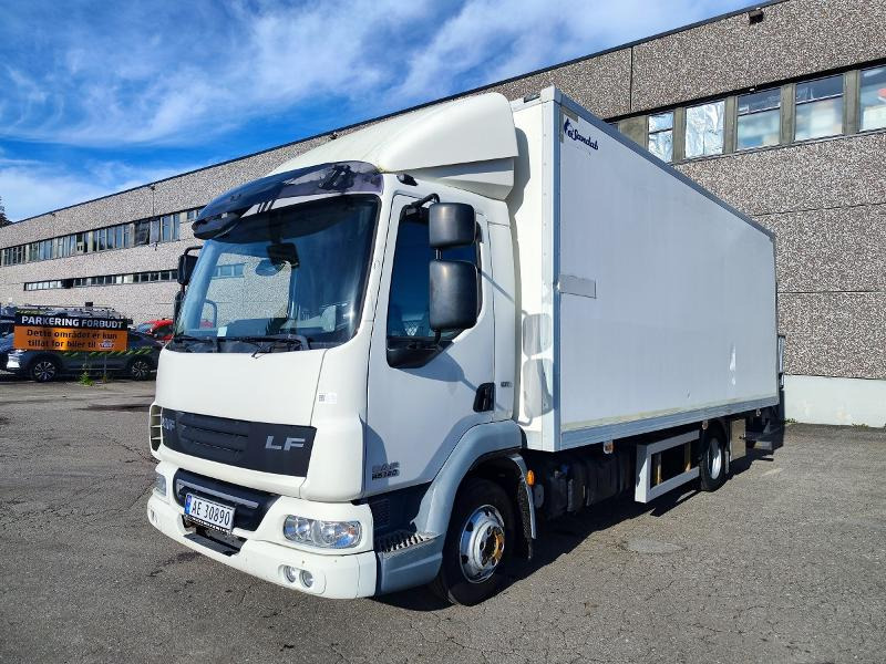 Kamion sa zatvorenim sandukom 2012 DAF LF 45.180 / Zepro 1500 løftelem / Sidedør på skap: slika 1