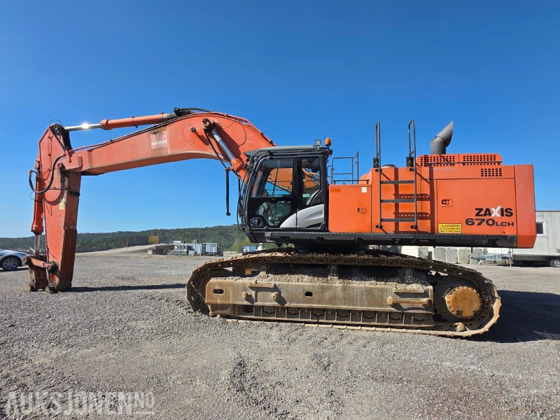 2013 Hitachi ZX670LCH-5 Beltegraver - Nasta 3800L Graveskuff - 15425 Arbeidstimer - Servicehistorikk - Bager: slika 4 2013 Hitachi ZX670LCH-5 Beltegraver - Nasta 3800L Graveskuff - 15425 Arbeidstimer - Servicehistorikk - Bager: slika 4