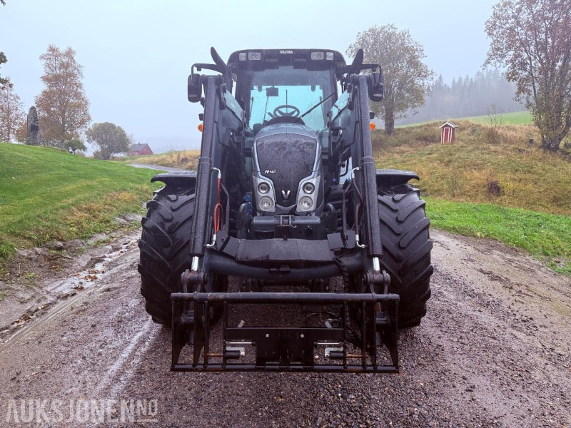 2013 Valtra N143 Direct med fronthydraulikk og kraftuttak(PTO) - Nylig EU godkjent - Traktor: slika 5 2013 Valtra N143 Direct med fronthydraulikk og kraftuttak(PTO) - Nylig EU godkjent - Traktor: slika 5