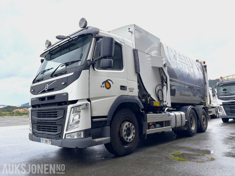 2014 Volvo FM420 EURO 6 sidelaster / komprimatorbil / renovasjonsbil - leveres med ny EU godkjenning - Kamion za smeće: slika 1 2014 Volvo FM420 EURO 6 sidelaster / komprimatorbil / renovasjonsbil - leveres med ny EU godkjenning - Kamion za smeće: slika 1