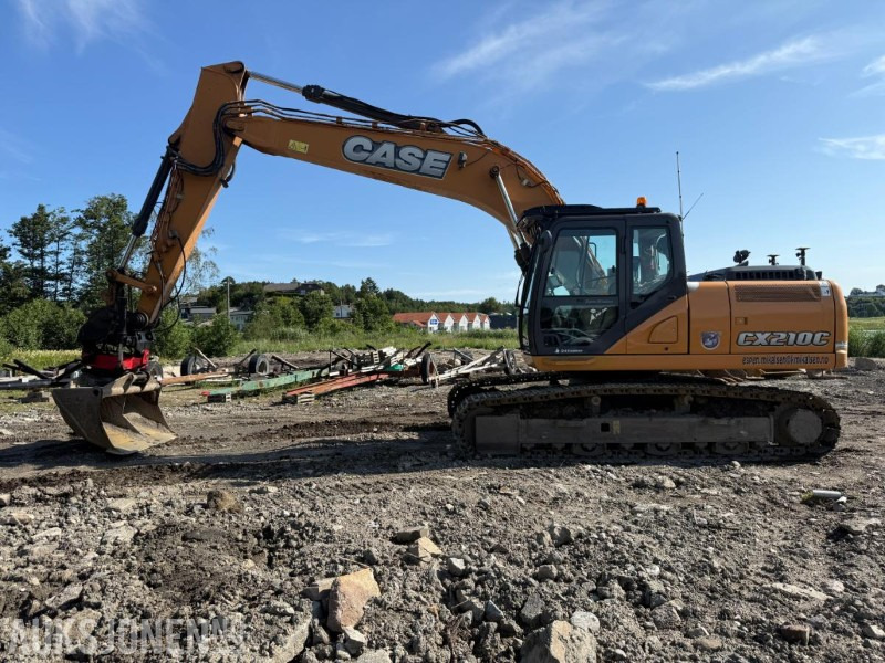2015 Case CX210C BELTEGRAVER ROTOTILT ENGCON MASKINSTYRING SERVICEHISTORIKK LITE TIMER EN EIER. - Bager: slika 1 2015 Case CX210C BELTEGRAVER ROTOTILT ENGCON MASKINSTYRING SERVICEHISTORIKK LITE TIMER EN EIER. - Bager: slika 1