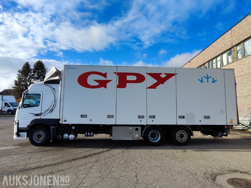 2015 Volvo FM 460 6x2 skapbil m/Full sideåpning - Carrier kjøleanlegg og bakløft - Kamion sa zatvorenim sandukom: slika 1 2015 Volvo FM 460 6x2 skapbil m/Full sideåpning - Carrier kjøleanlegg og bakløft - Kamion sa zatvorenim sandukom: slika 1