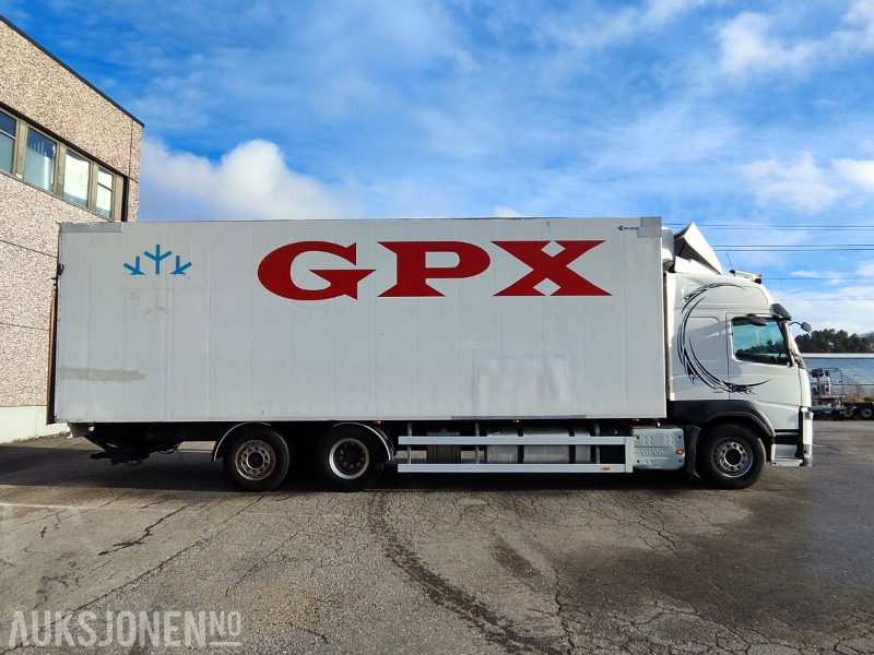 2015 Volvo FM 460 6x2 skapbil m/Full sideåpning - Carrier kjøleanlegg og bakløft - Kamion sa zatvorenim sandukom: slika 5 2015 Volvo FM 460 6x2 skapbil m/Full sideåpning - Carrier kjøleanlegg og bakløft - Kamion sa zatvorenim sandukom: slika 5