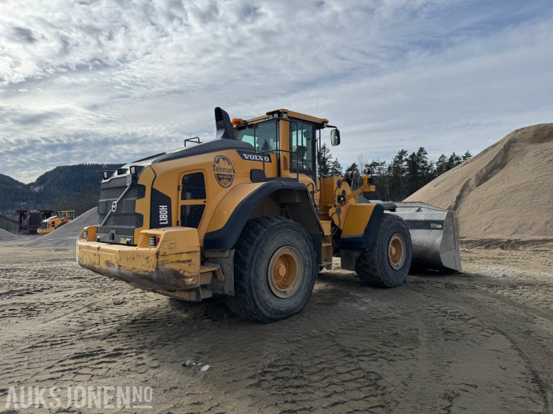 2015 Volvo L180H Hjullaster - Spakestyring - Sentralsmøring - Utovarivač točkaš: slika 5 2015 Volvo L180H Hjullaster - Spakestyring - Sentralsmøring - Utovarivač točkaš: slika 5
