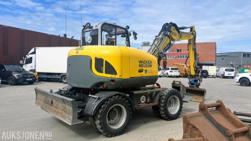 2015 Wacker Neuson EW100 Gravemaskin / Hjulgraver Tiltrotator Pusseskuffe Kabelskuffe 3224 timer - Bager: slika 4 2015 Wacker Neuson EW100 Gravemaskin / Hjulgraver Tiltrotator Pusseskuffe Kabelskuffe 3224 timer - Bager: slika 4