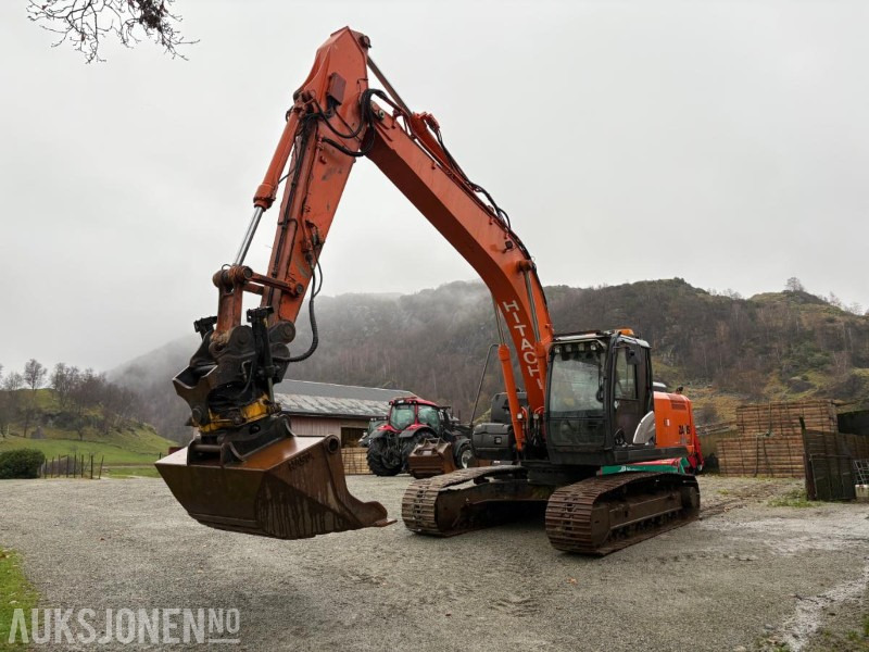 2016 Hitachi ZX210LC-5B med Engcon tiltrotator, planeringsskuffe og Gjerstad graveskuff - Bager: slika 1 2016 Hitachi ZX210LC-5B med Engcon tiltrotator, planeringsskuffe og Gjerstad graveskuff - Bager: slika 1