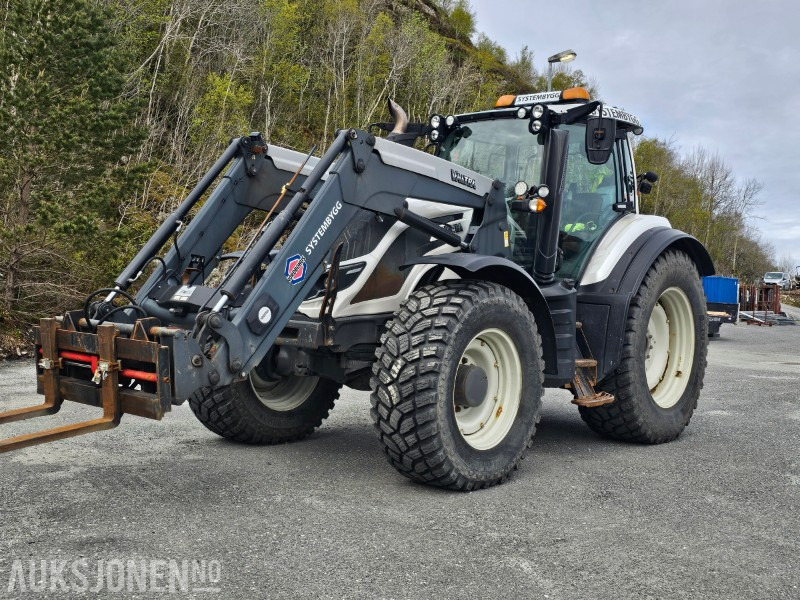2016 Valtra T144D - Direct - Laster - Luft - 50 km/t - 3 -Medfølger skuffe - Traktor: slika 2 2016 Valtra T144D - Direct - Laster - Luft - 50 km/t - 3 -Medfølger skuffe - Traktor: slika 2